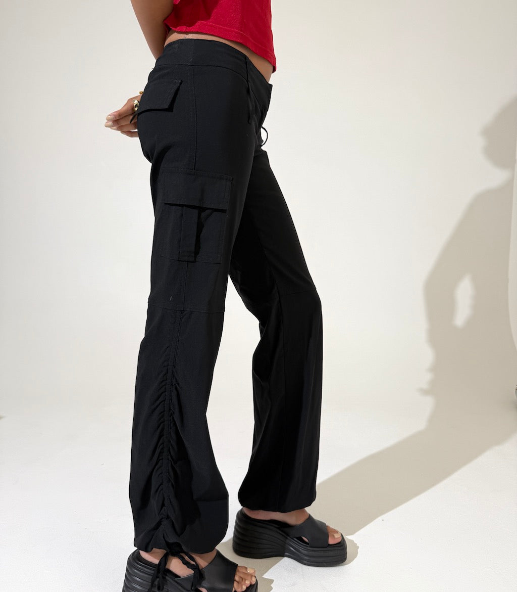 Low waisted 2000s Cargo Pants