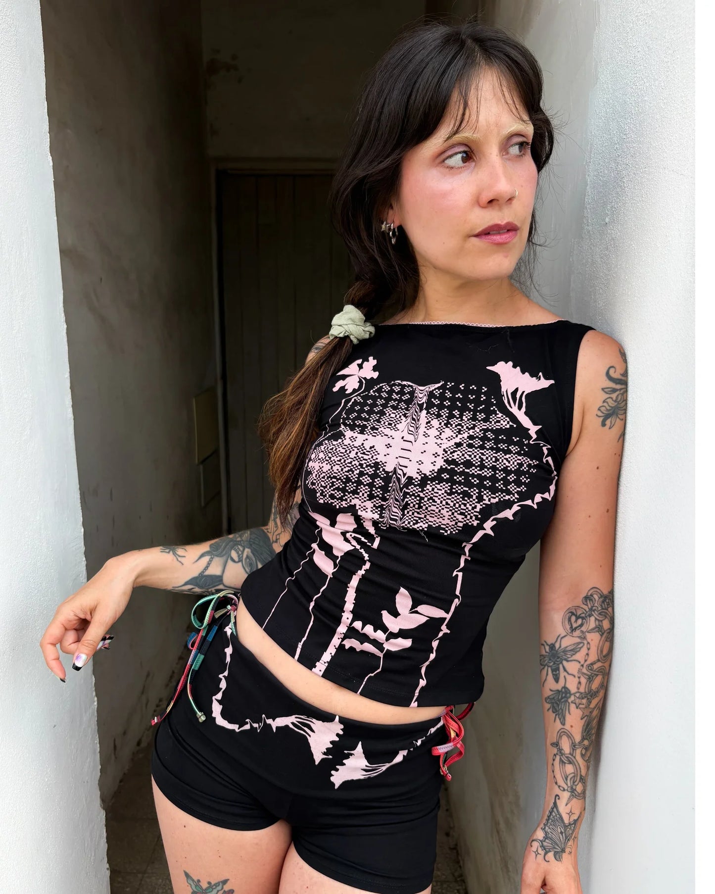 Geranium Black Top