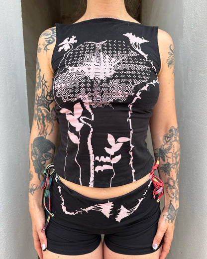 Geranium Black Top