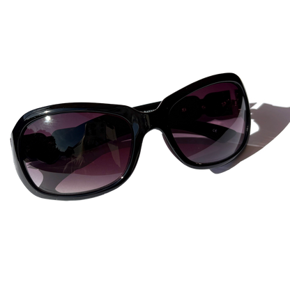 2010s Mum Dark Sunglasses