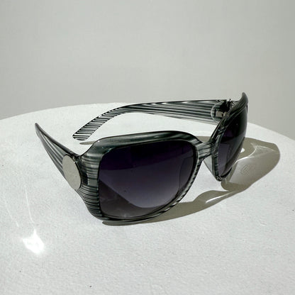 Large Vikki 2000s Oversized Sunglasses