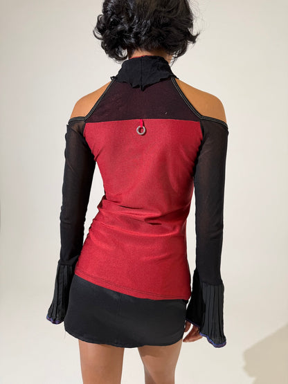Save The Queen Off Cold Shoulder Top