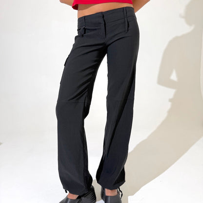 Low waisted 2000s Cargo Pants