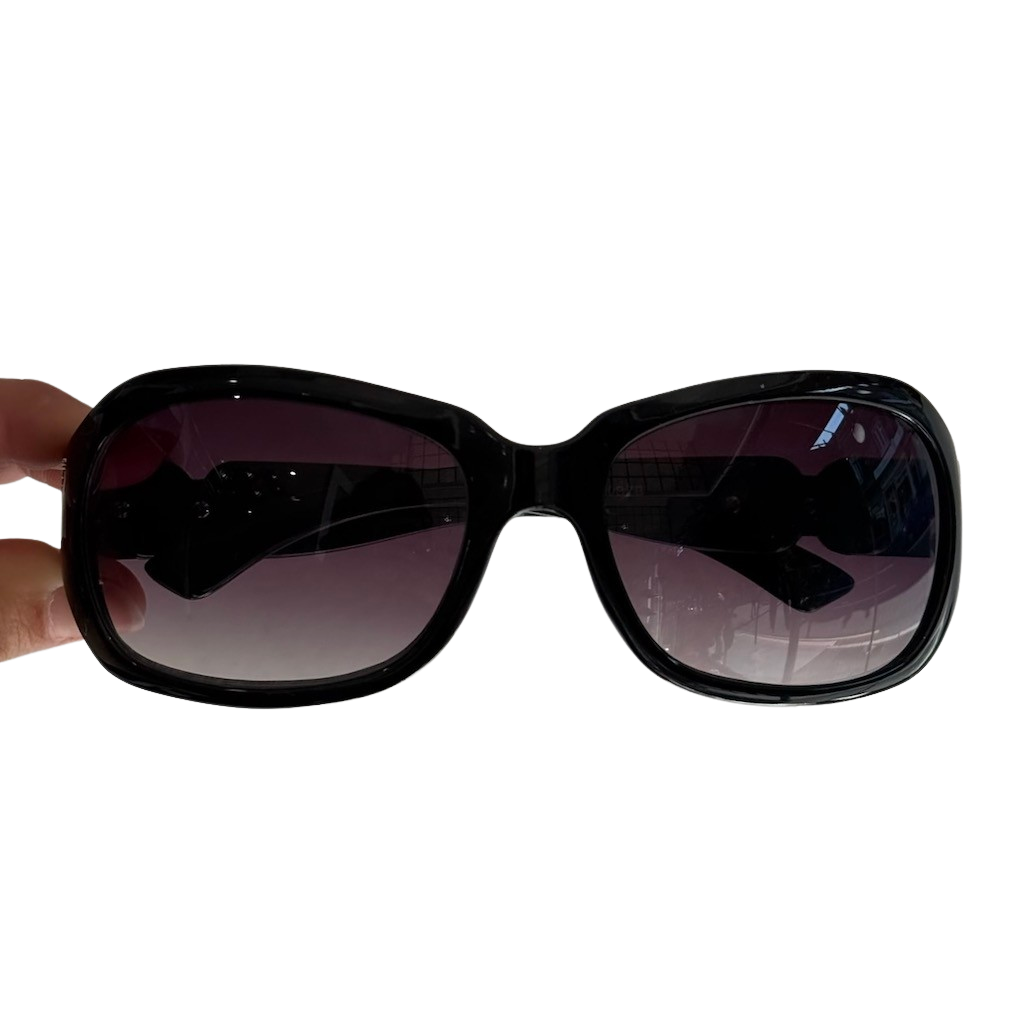 2010s Mum Dark Sunglasses