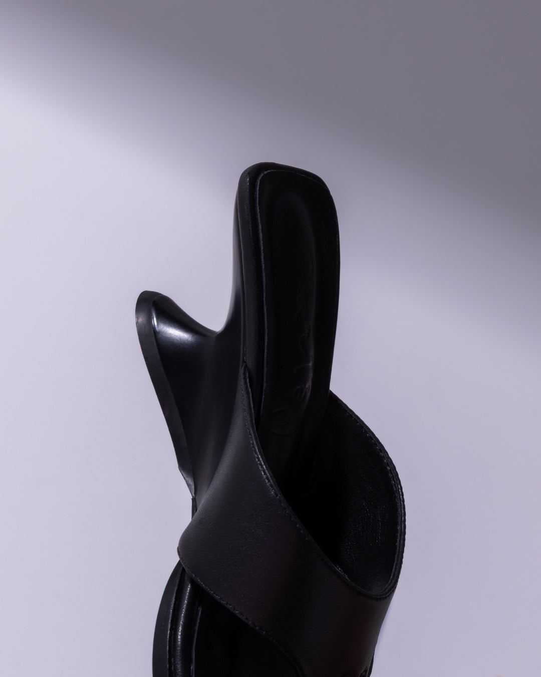 Toe Post Wedge - Black